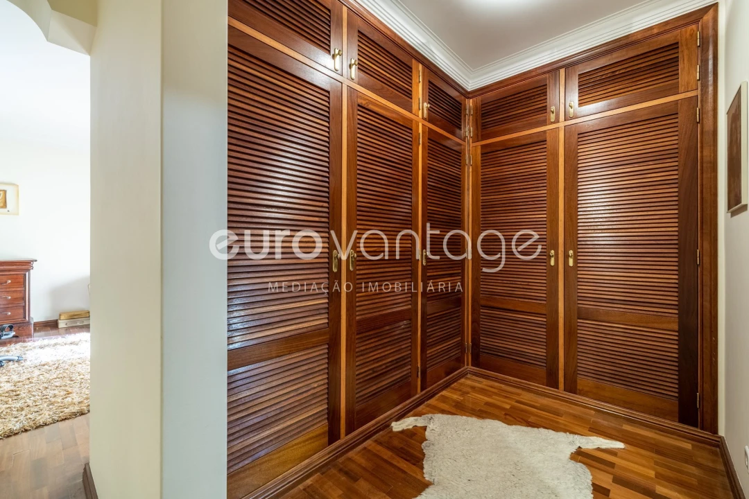 Moradia T5 para Venda em Leiria, Pousos, Barreira e Cortes Foto 12