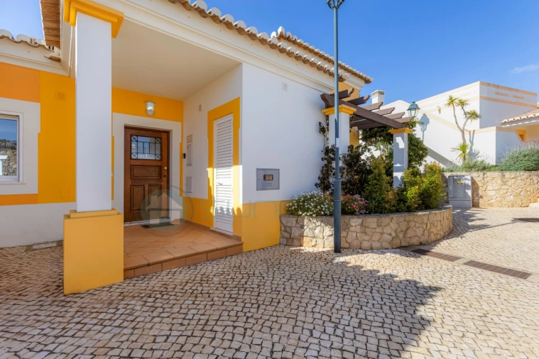 Moradia T2 para Venda em Budens Foto 8