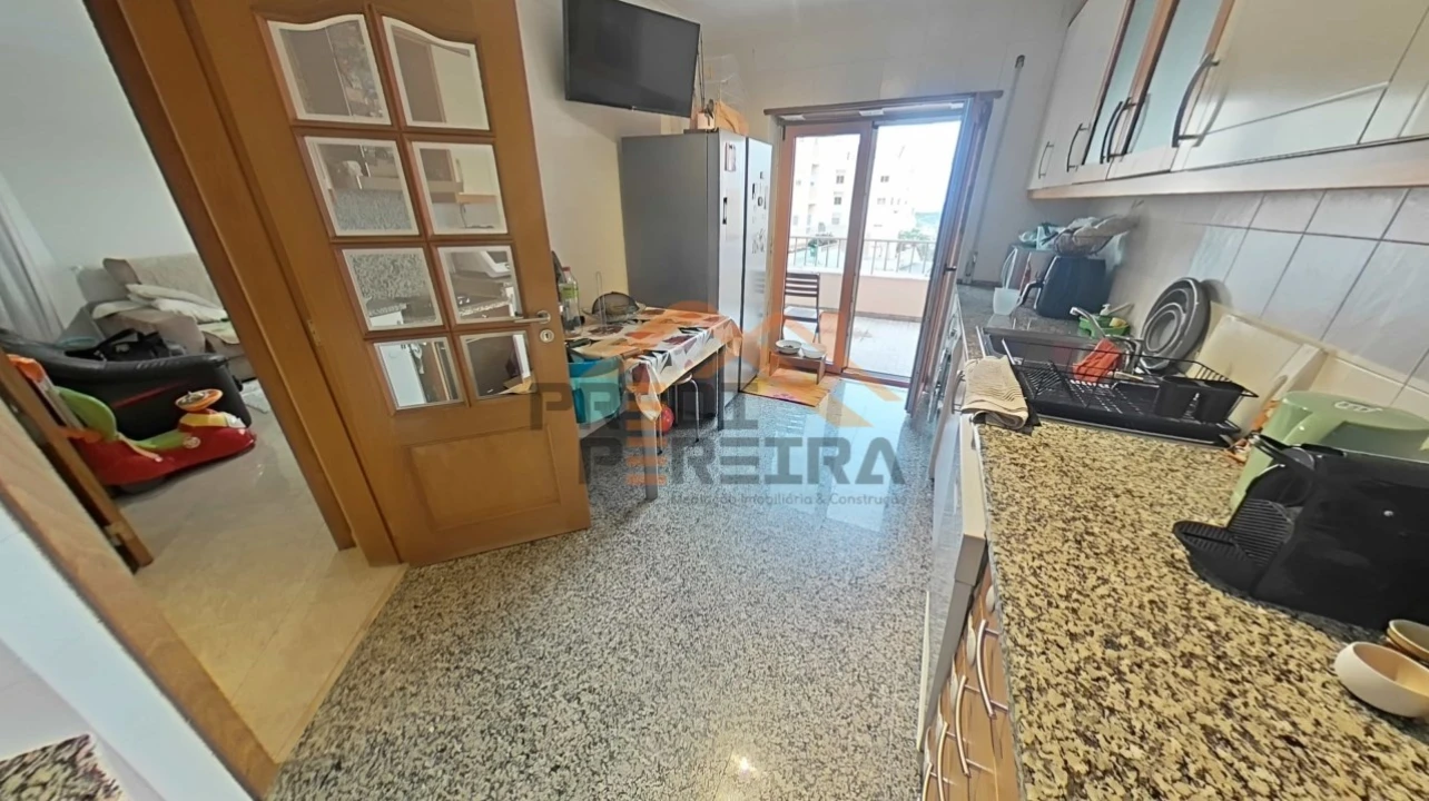 Apartamento T2 para Venda em Ramada e Caneças Foto 12