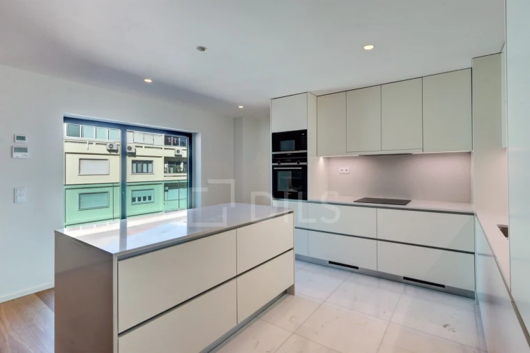 Apartamento T3 para Venda em Avenidas Novas Foto 3