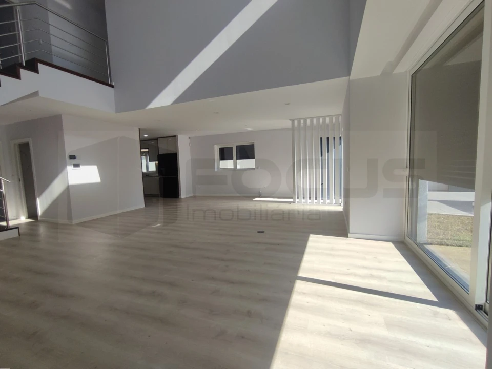 Moradia T4 para Venda em Aradas Foto 5