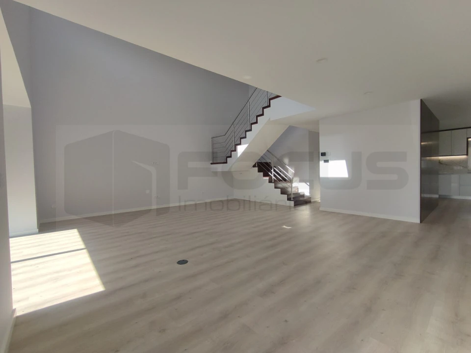 Moradia T4 para Venda em Aradas Foto 7