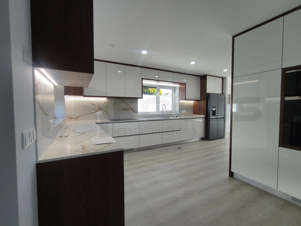Moradia T4 para Venda em Aradas Foto 10