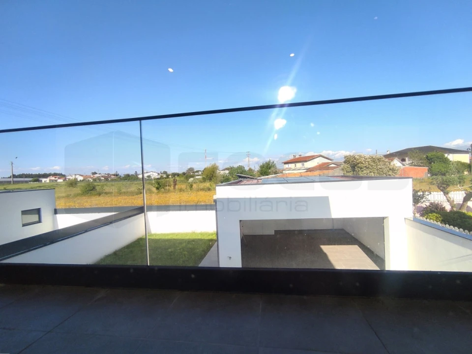 Moradia T4 para Venda em Aradas Foto 17