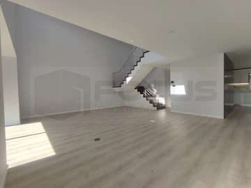 Moradia T4 para Venda em Aradas