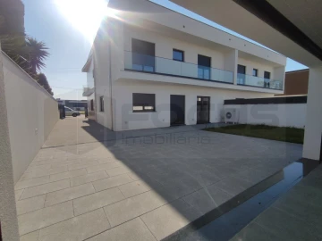 Moradia T4 para Venda em Aradas