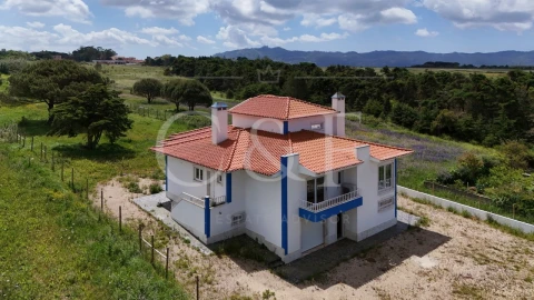 Moradia T4 para Venda em São João das Lampas e Terrugem