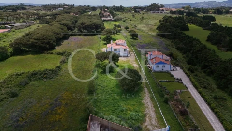 Moradia T4 para Venda em São João das Lampas e Terrugem