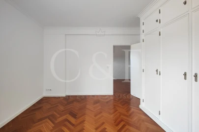 Moradia T4 para Venda em São João das Lampas e Terrugem