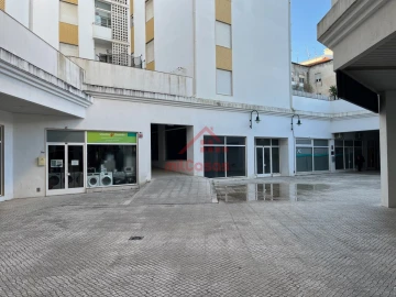 Loja para Venda em Santa Maria, São Pedro e Matacães