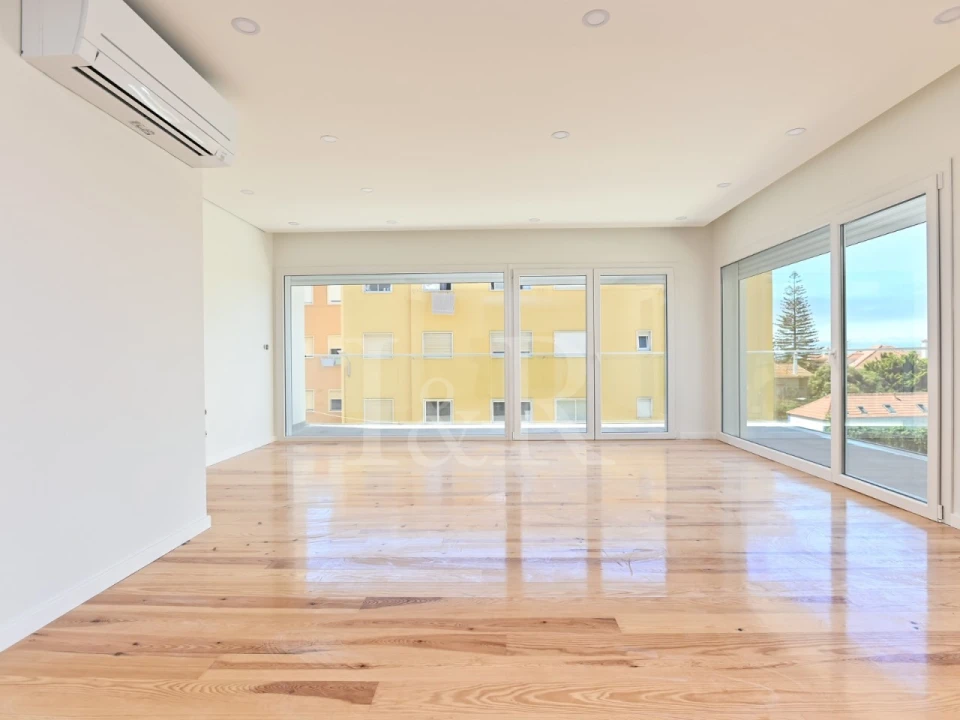 Apartamento T4 para Venda em Cascais e Estoril Foto 2