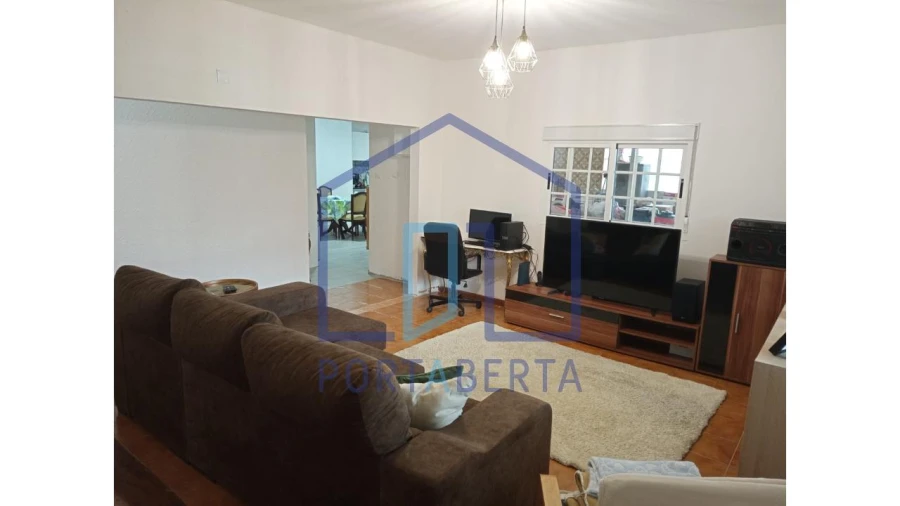 Moradia T6 para Venda em Bustelo Foto 2