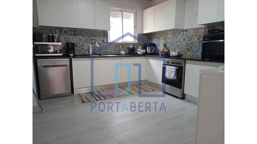 Moradia T6 para Venda em Bustelo Foto 3