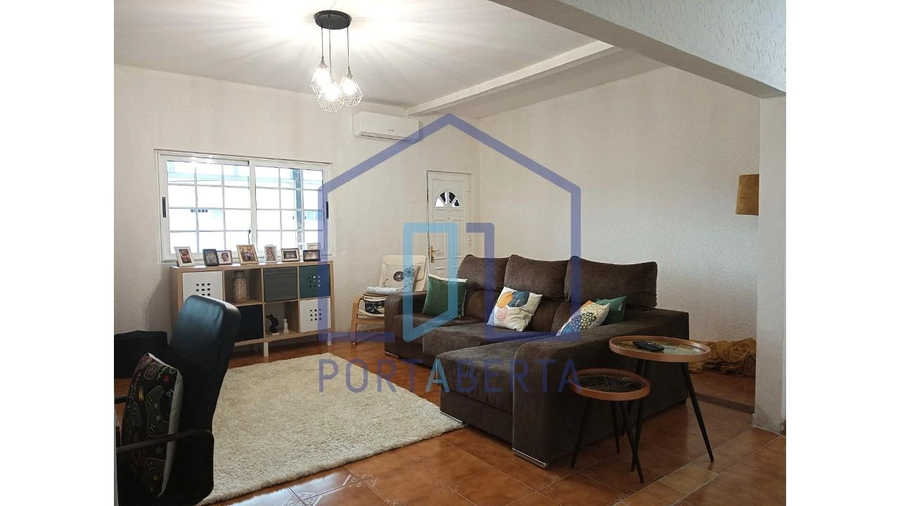 Moradia T6 para Venda em Bustelo Foto 1