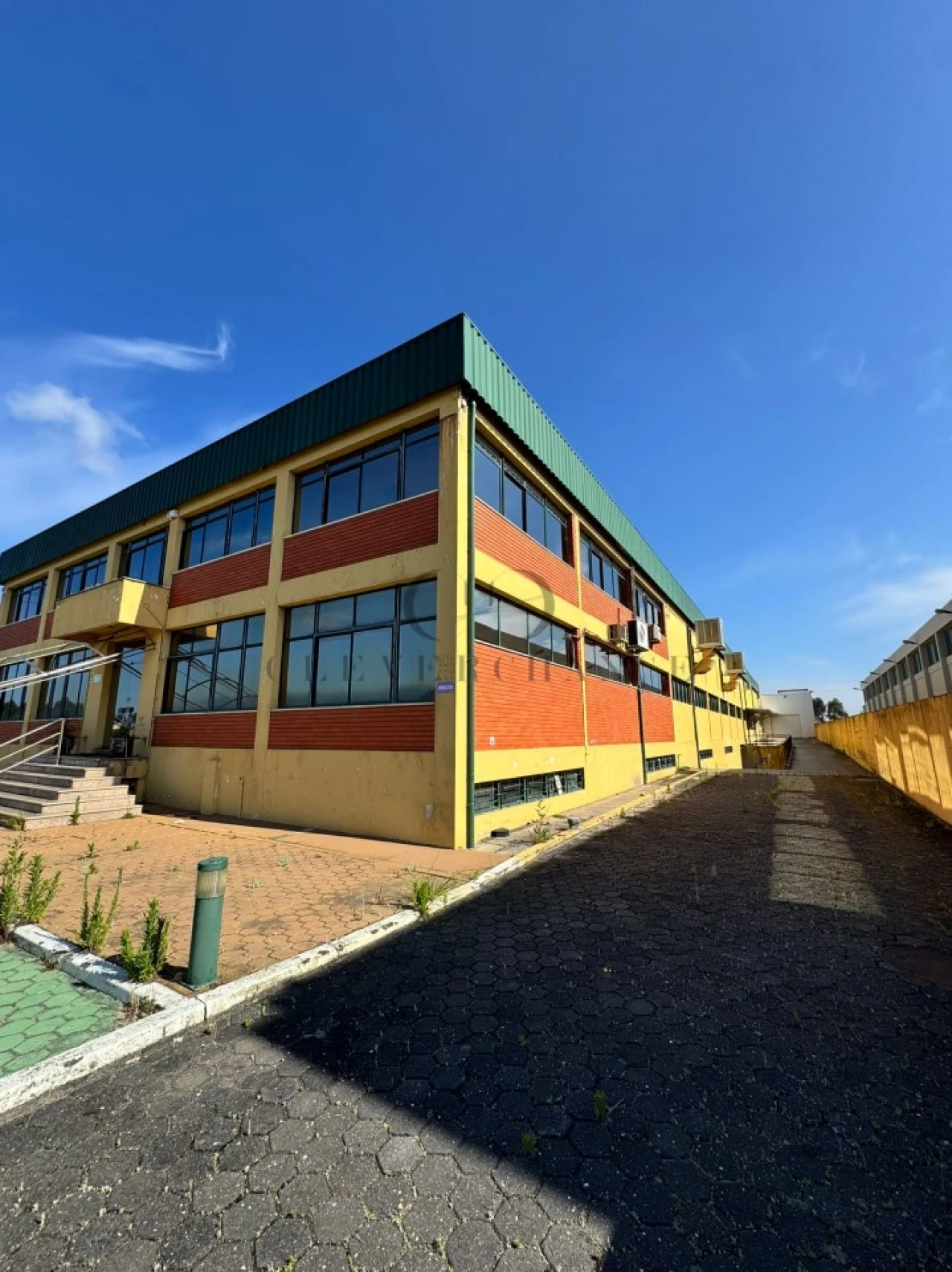 Armazém para Venda em Gulpilhares e Valadares Foto 1