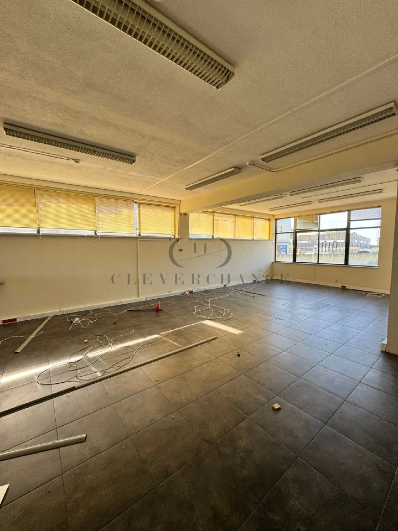 Armazém para Venda em Gulpilhares e Valadares Foto 23