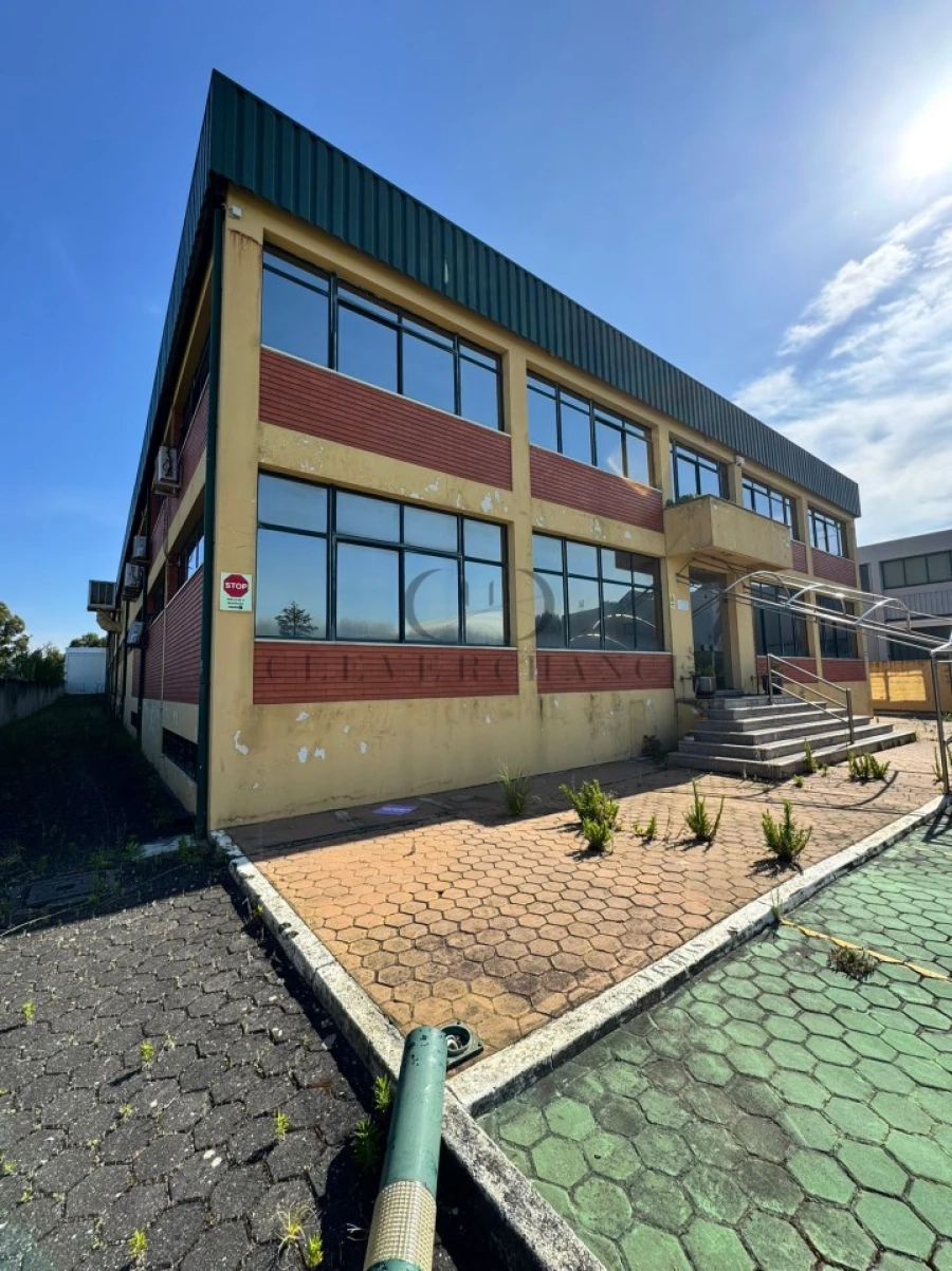 Armazém para Venda em Gulpilhares e Valadares Foto 3