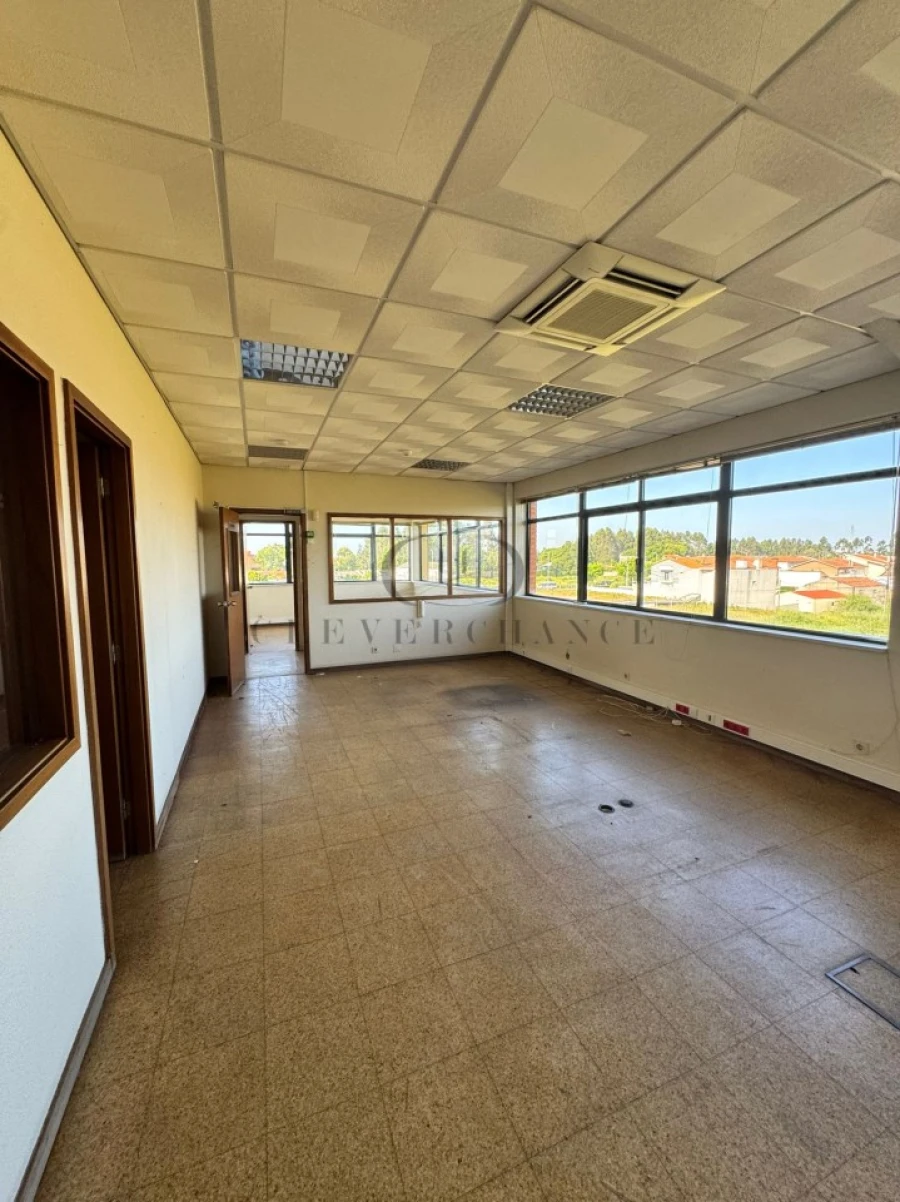 Armazém para Venda em Gulpilhares e Valadares Foto 27