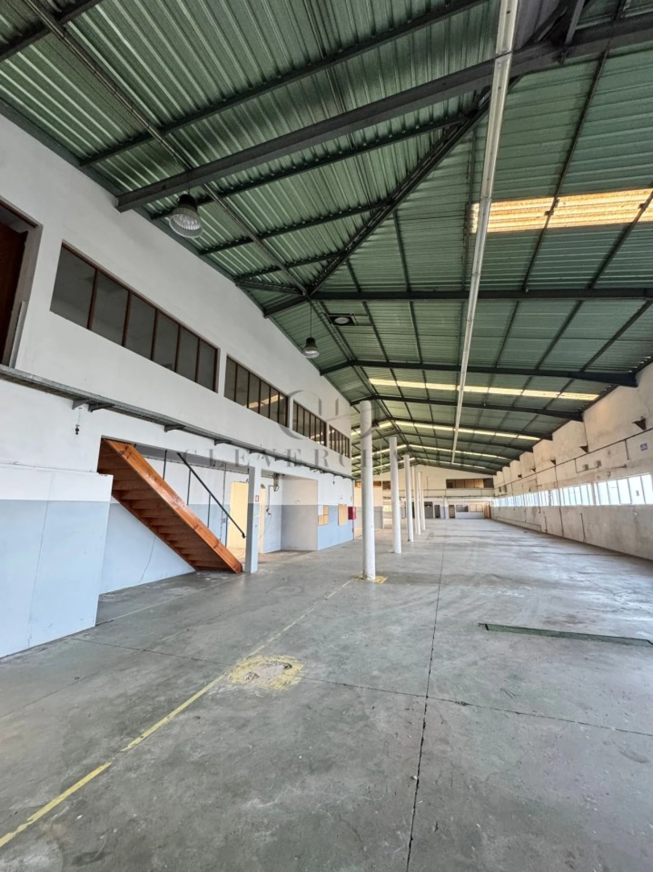 Armazém para Arrendamento em Gulpilhares e Valadares Foto 7