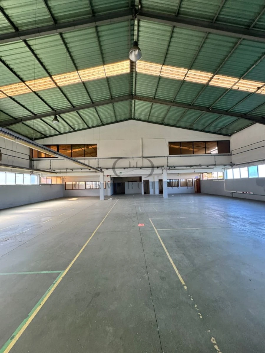 Armazém para Arrendamento em Gulpilhares e Valadares Foto 5