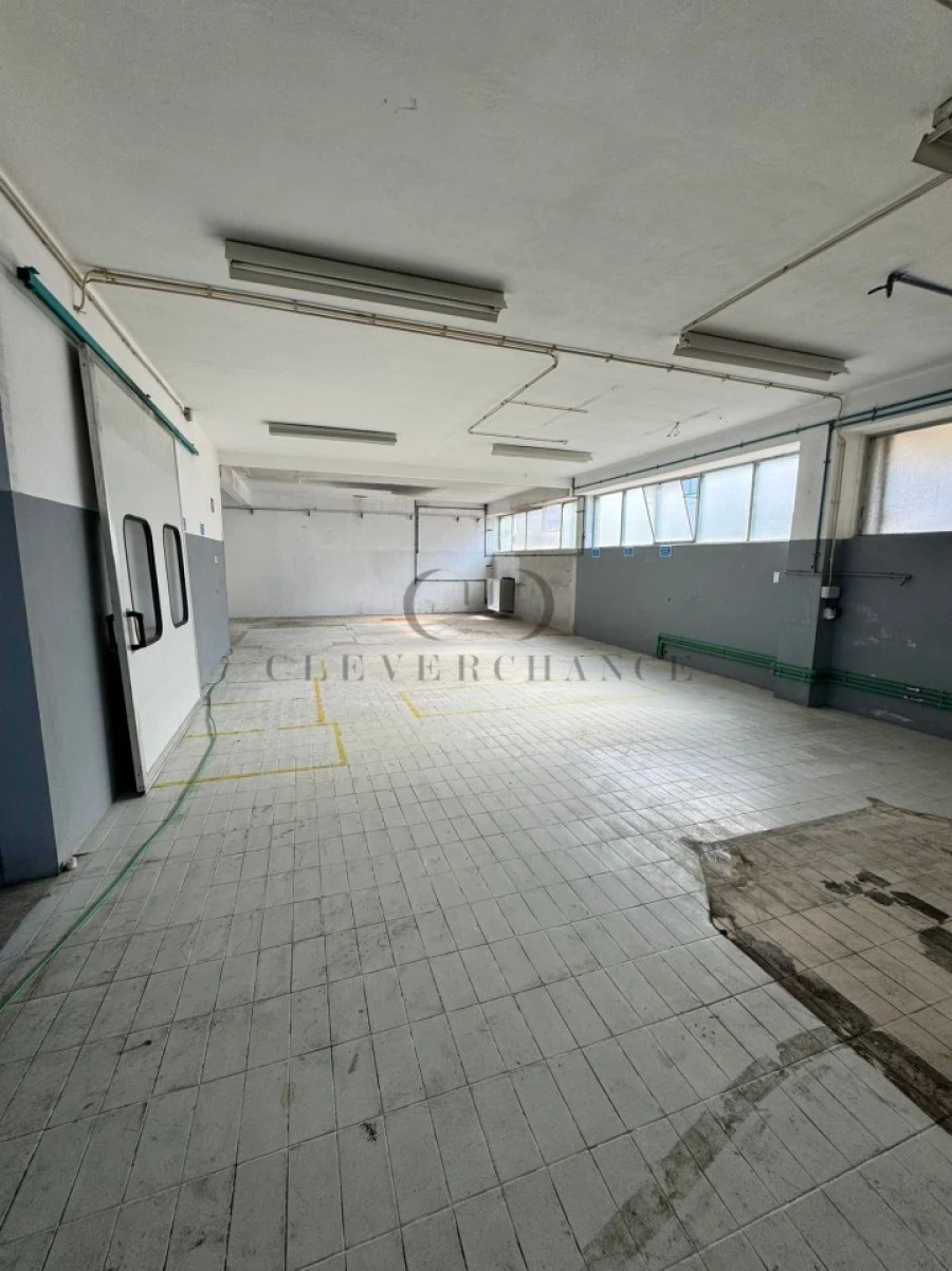 Armazém para Arrendamento em Gulpilhares e Valadares Foto 10