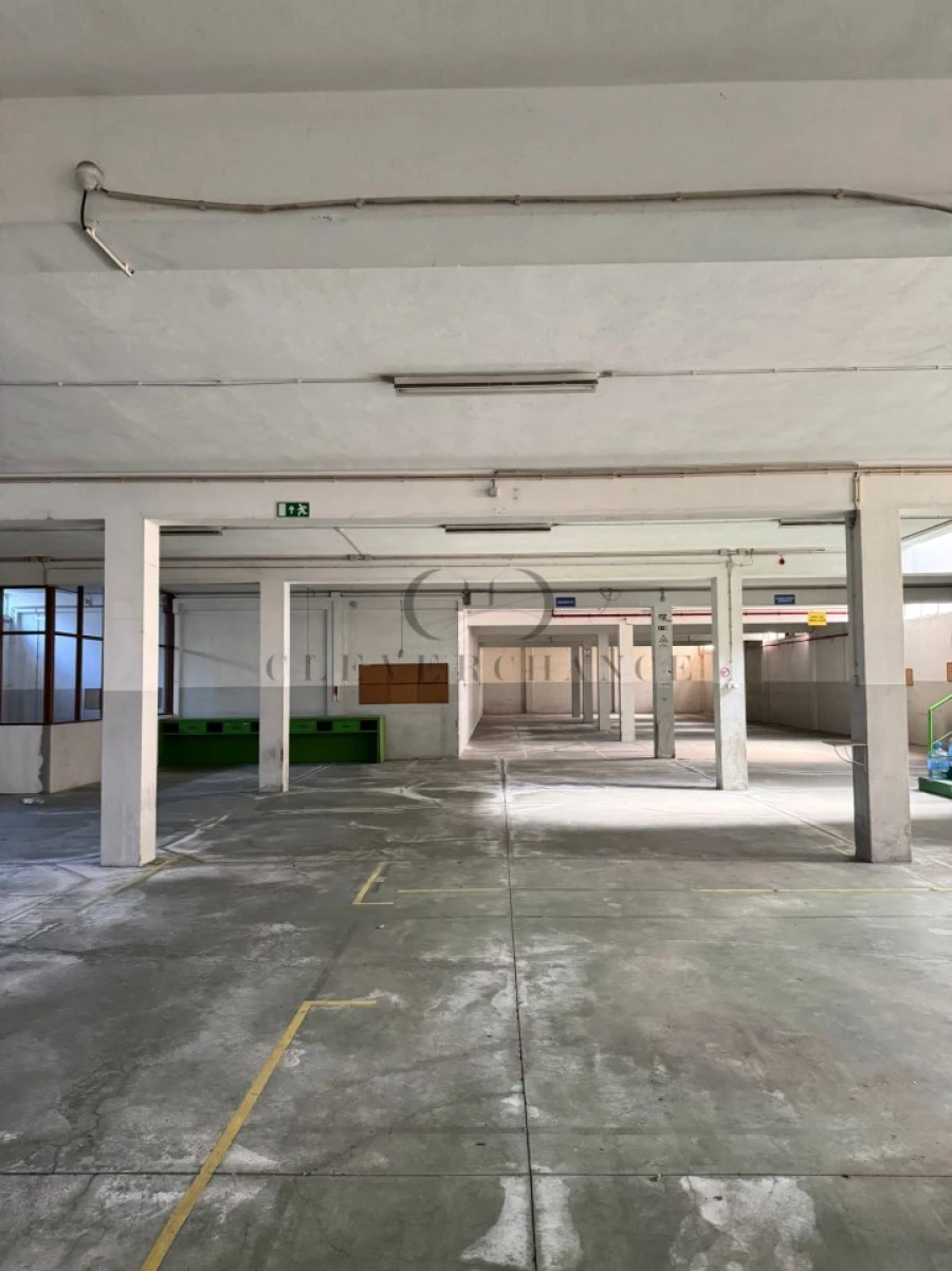 Armazém para Arrendamento em Gulpilhares e Valadares Foto 12