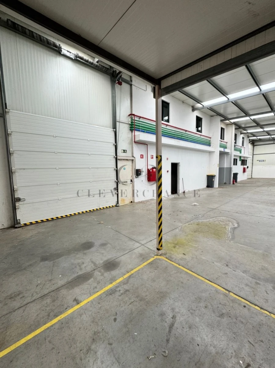 Armazém para Arrendamento em Gulpilhares e Valadares Foto 18