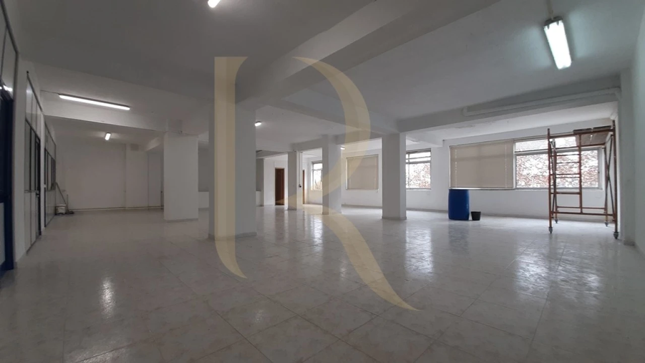 Armazém para Venda em Amora Foto 1