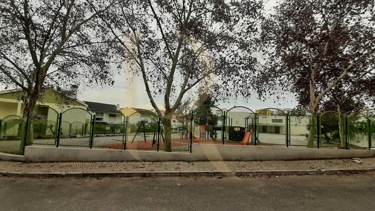 Armazém para Venda em Amora Foto 11