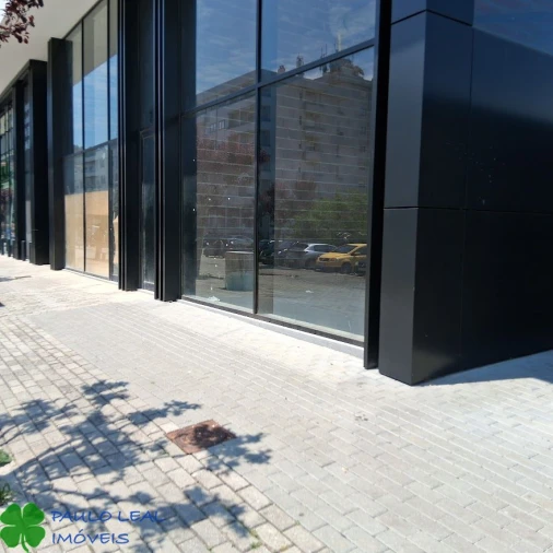 Loja para Venda em Fânzeres e São Pedro da Cova Foto 1