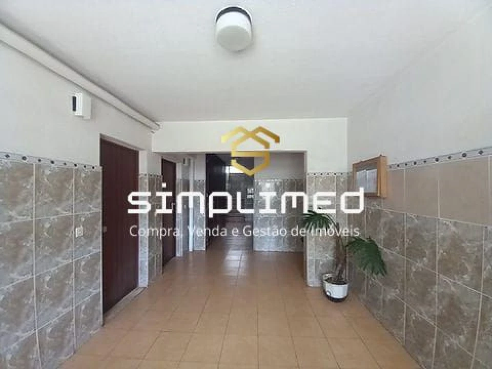 Apartamento T3 para Venda em Santo Antonio da Charneca Foto 3