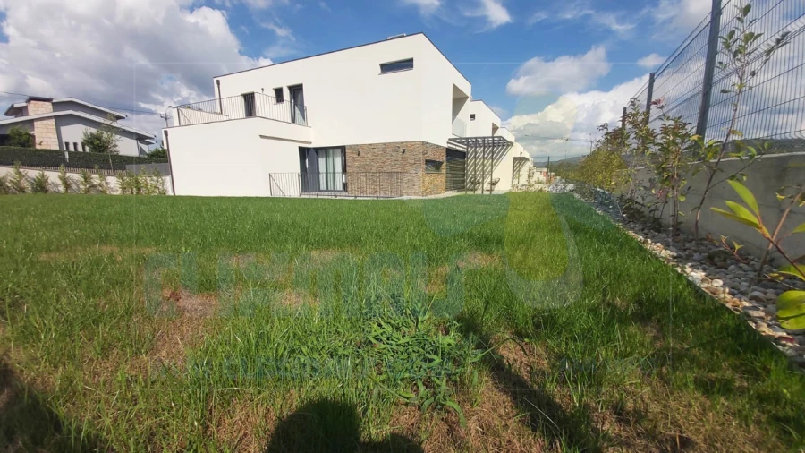 Moradia T3 para Venda em Palmeira Foto 41