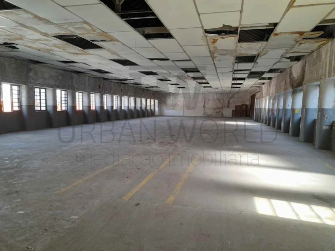 Armazém para Venda em Covilhã e Canhoso