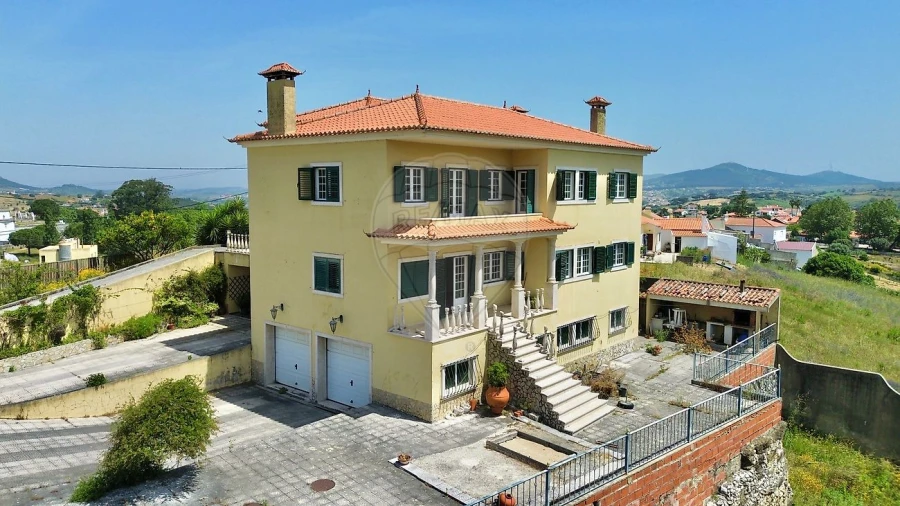 Moradia T6 para Venda em Enxara do Bispo, Gradil e Vila Franca do Rosário Foto 1