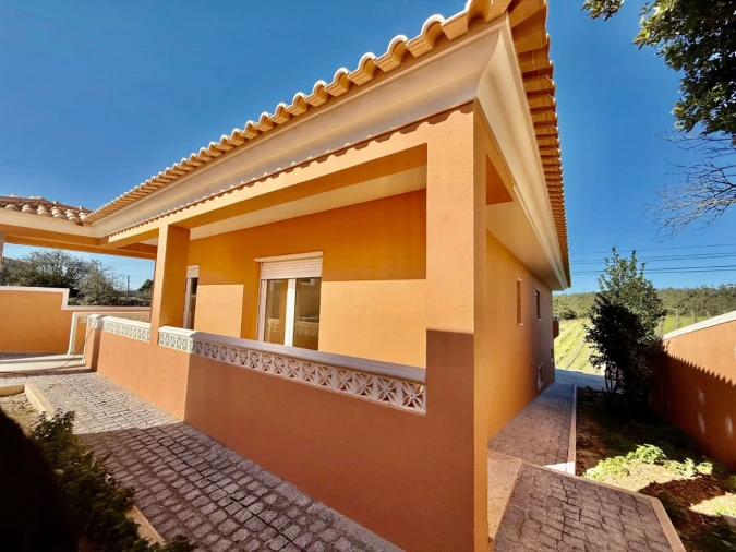 Moradia T3 para Venda em Salir de Matos Foto 9