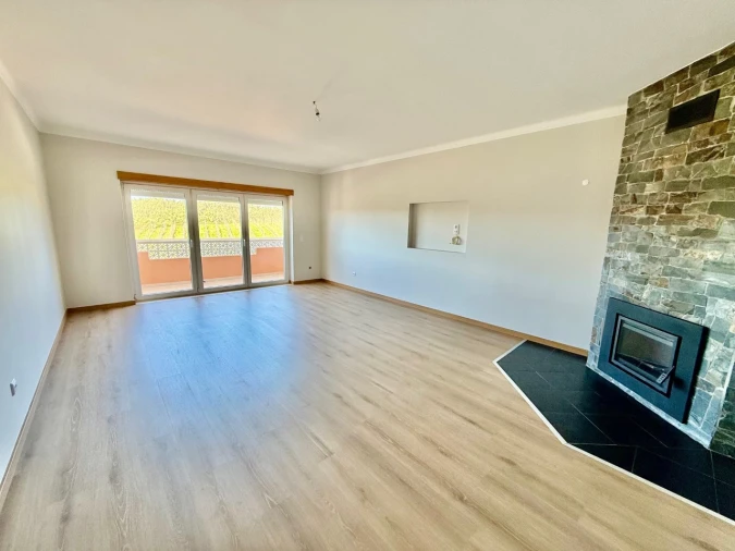 Moradia T3 para Venda em Salir de Matos Foto 13