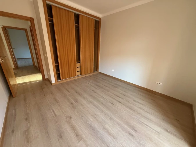 Moradia T3 para Venda em Salir de Matos Foto 21