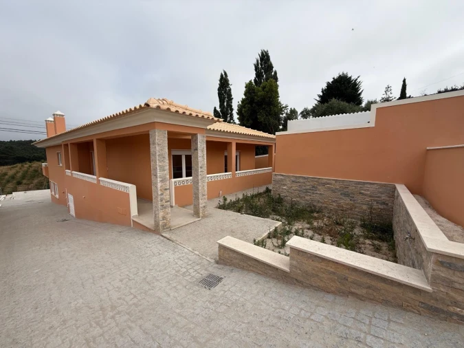 Moradia T3 para Venda em Salir de Matos