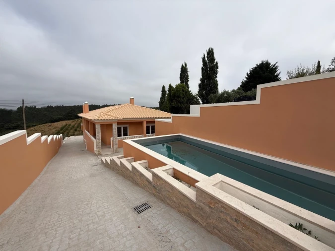 Moradia T3 para Venda em Salir de Matos Foto 2