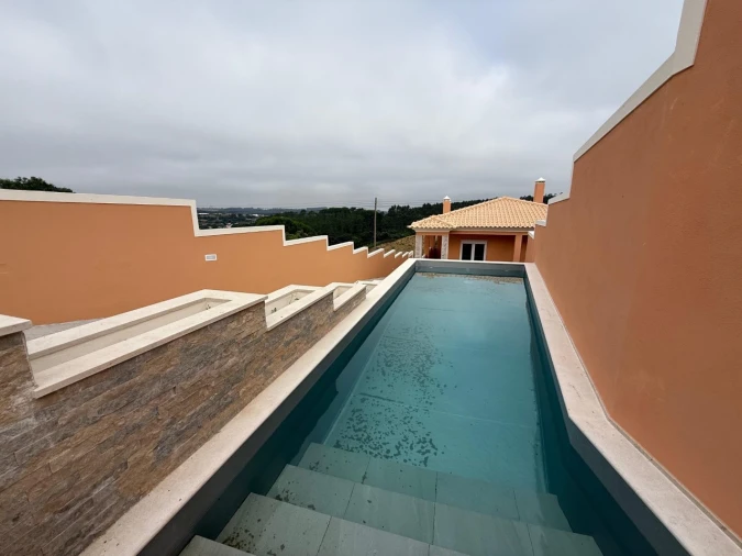 Moradia T3 para Venda em Salir de Matos Foto 4