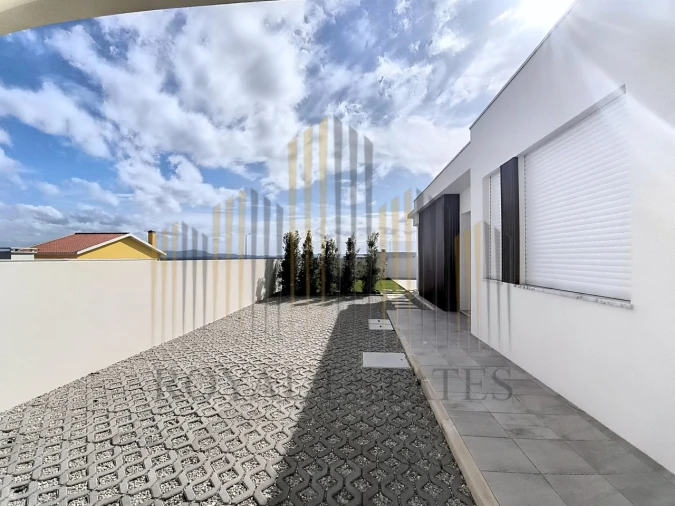 Moradia T3 para Venda em Lourinhã e Atalaia Foto 3