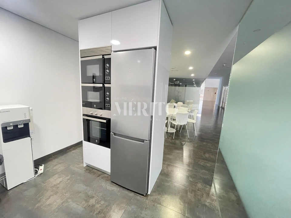 Loja para Arrendamento em Ferreiros e Gondizalves Foto 8