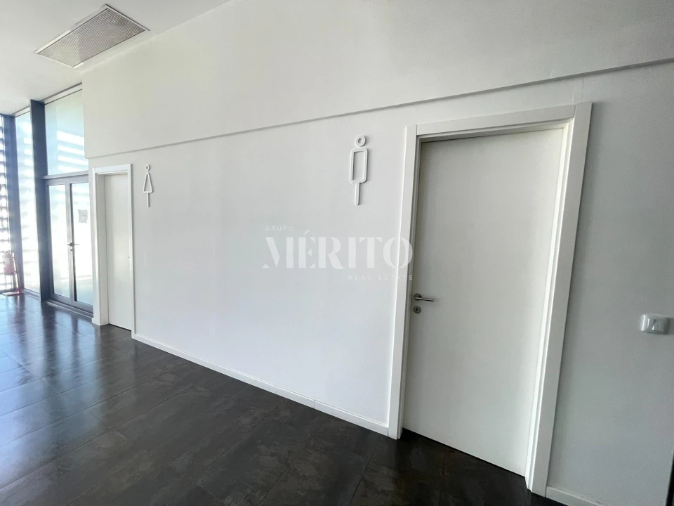 Loja para Arrendamento em Ferreiros e Gondizalves Foto 11