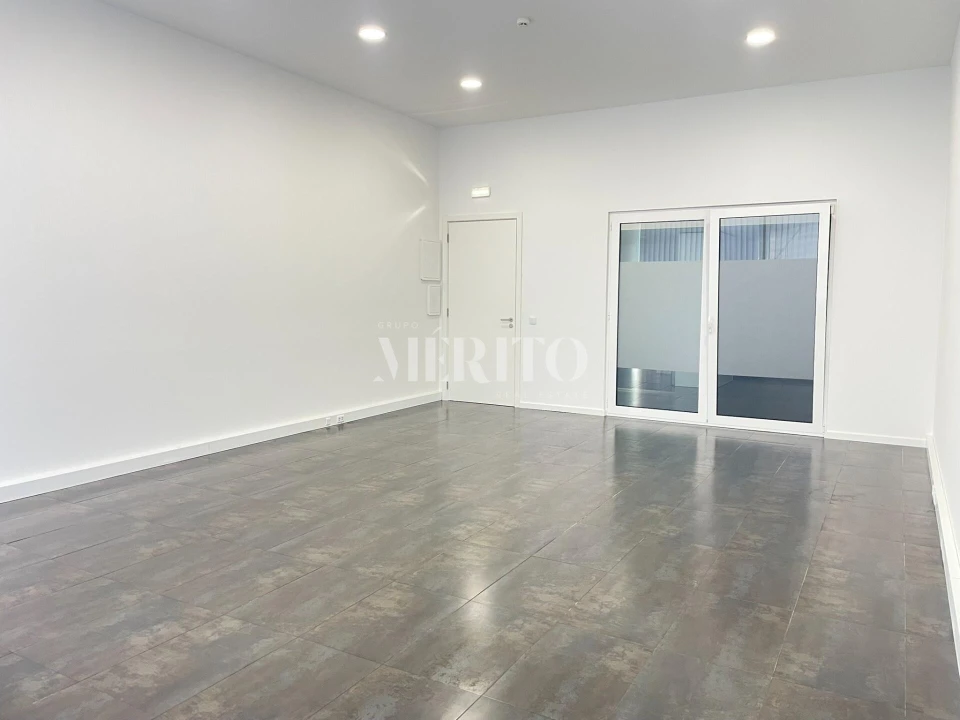 Escritório para Arrendamento em Ferreiros e Gondizalves Foto 2