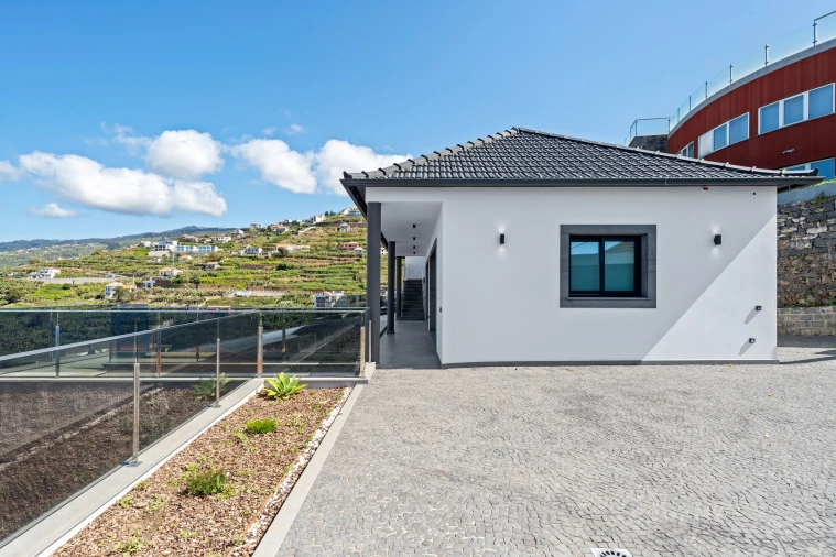 Moradia T3 para Venda em Ribeira Brava Foto 6