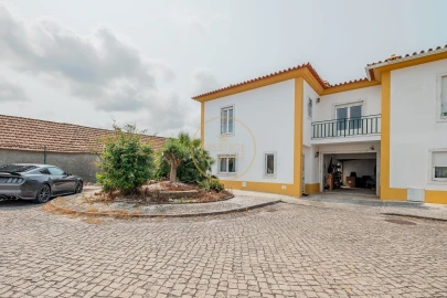 Moradia T3 para Venda em Santa Barbara