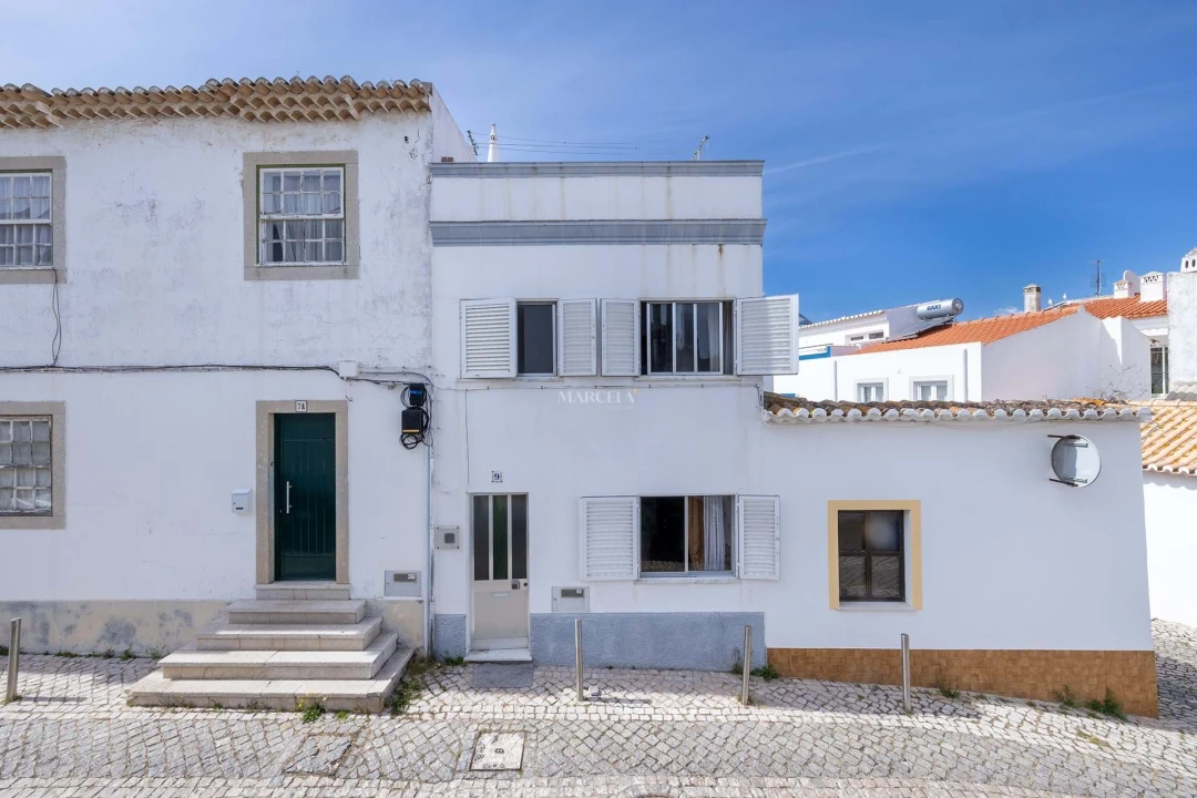 Moradia T2 para Venda em Lagos (São Sebastião e Santa Maria) Foto 1
