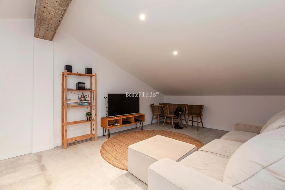 Moradia T6 para Venda em Igreja Nova e Cheleiros Foto 31