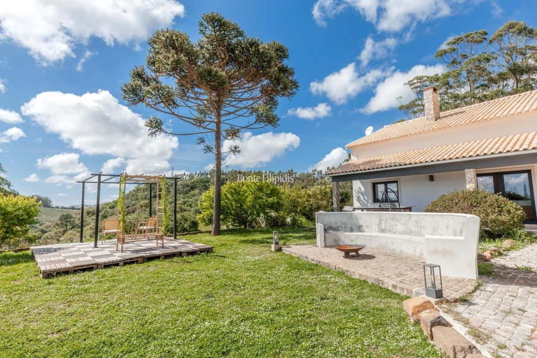 Moradia T6 para Venda em Igreja Nova e Cheleiros Foto 48