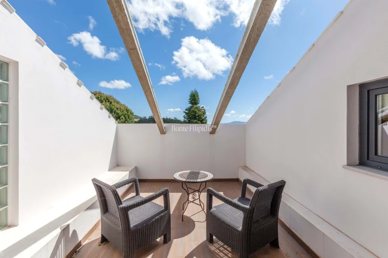 Moradia T6 para Venda em Igreja Nova e Cheleiros Foto 41